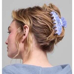 Alo 90’s Claw Clip - Winter Frost Shell